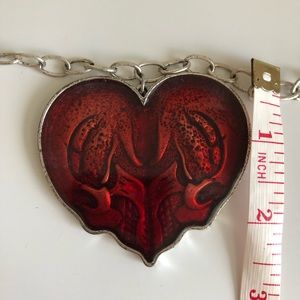💗Large skull/heart necklace approx 18”